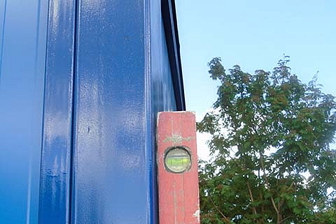 Установка контейнера по уровню